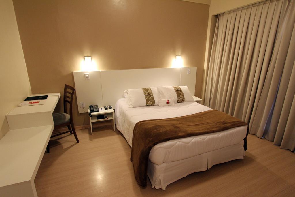 Hotel Curi Executive Pelotas Rum bild