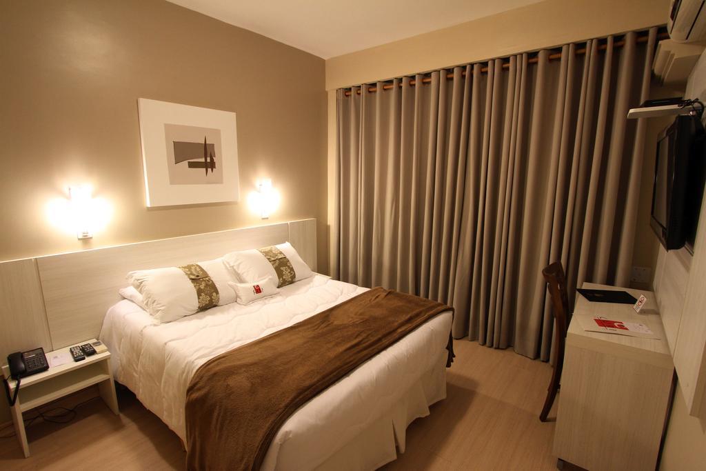 Hotel Curi Executive Pelotas Rum bild