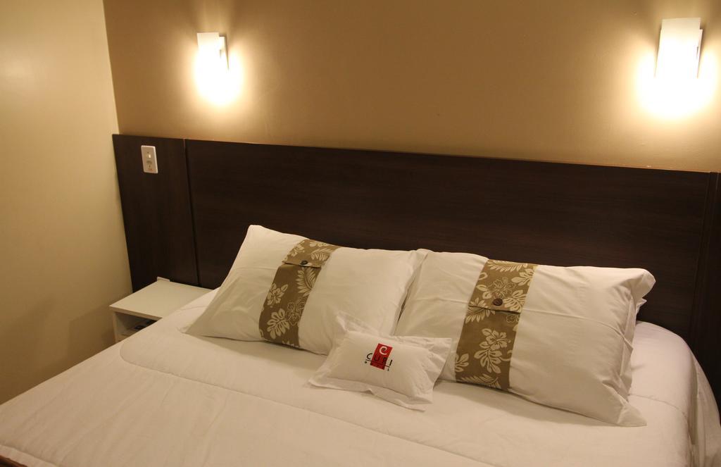 Hotel Curi Executive Pelotas Rum bild