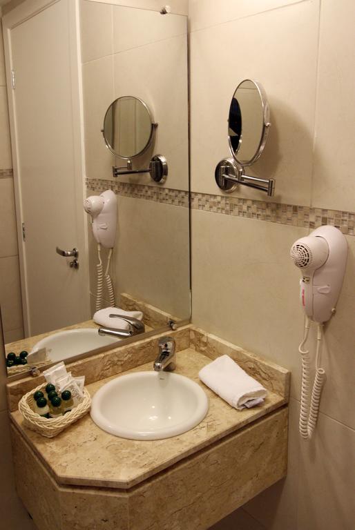 Hotel Curi Executive Pelotas Rum bild