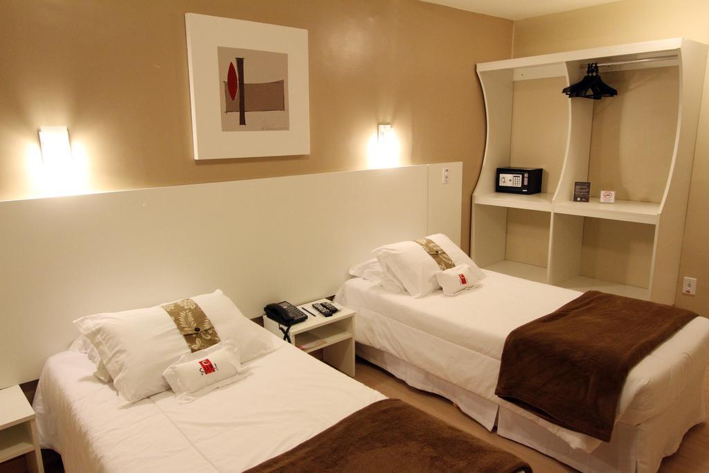Hotel Curi Executive Pelotas Rum bild