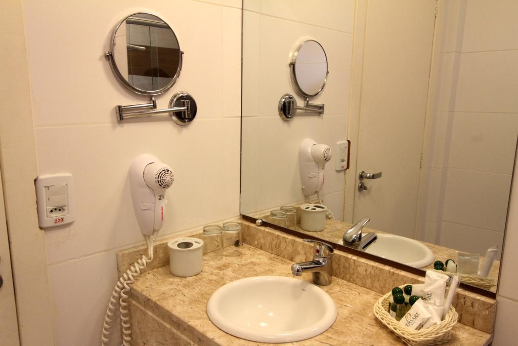 Hotel Curi Executive Pelotas Rum bild